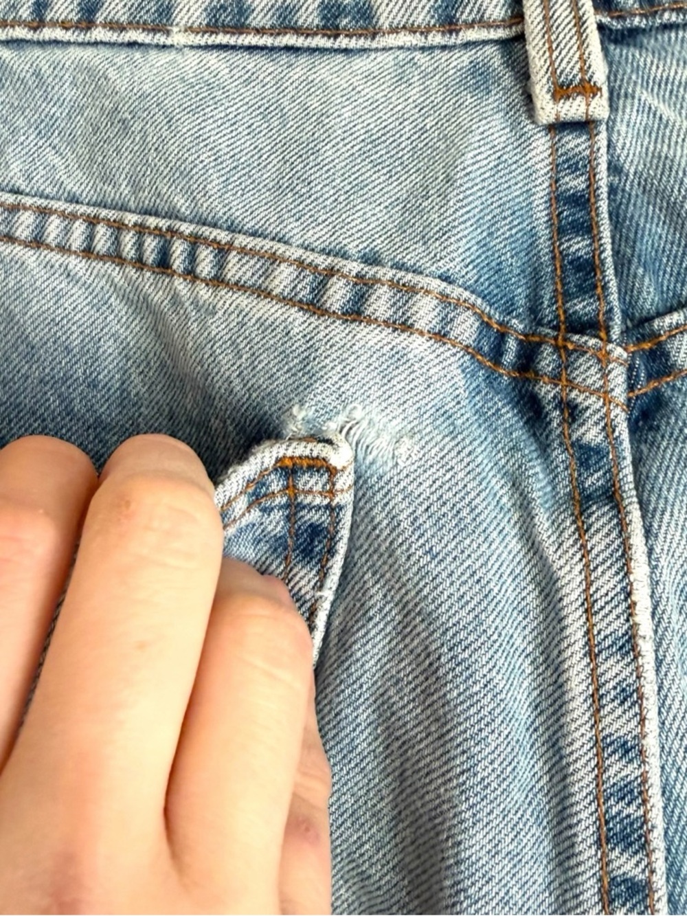Vintage Womens Levi's Denim Shorts 26 Levis 954 Hemmed USA Made 90s Jorts Sz 13 - Picture 4 of 10